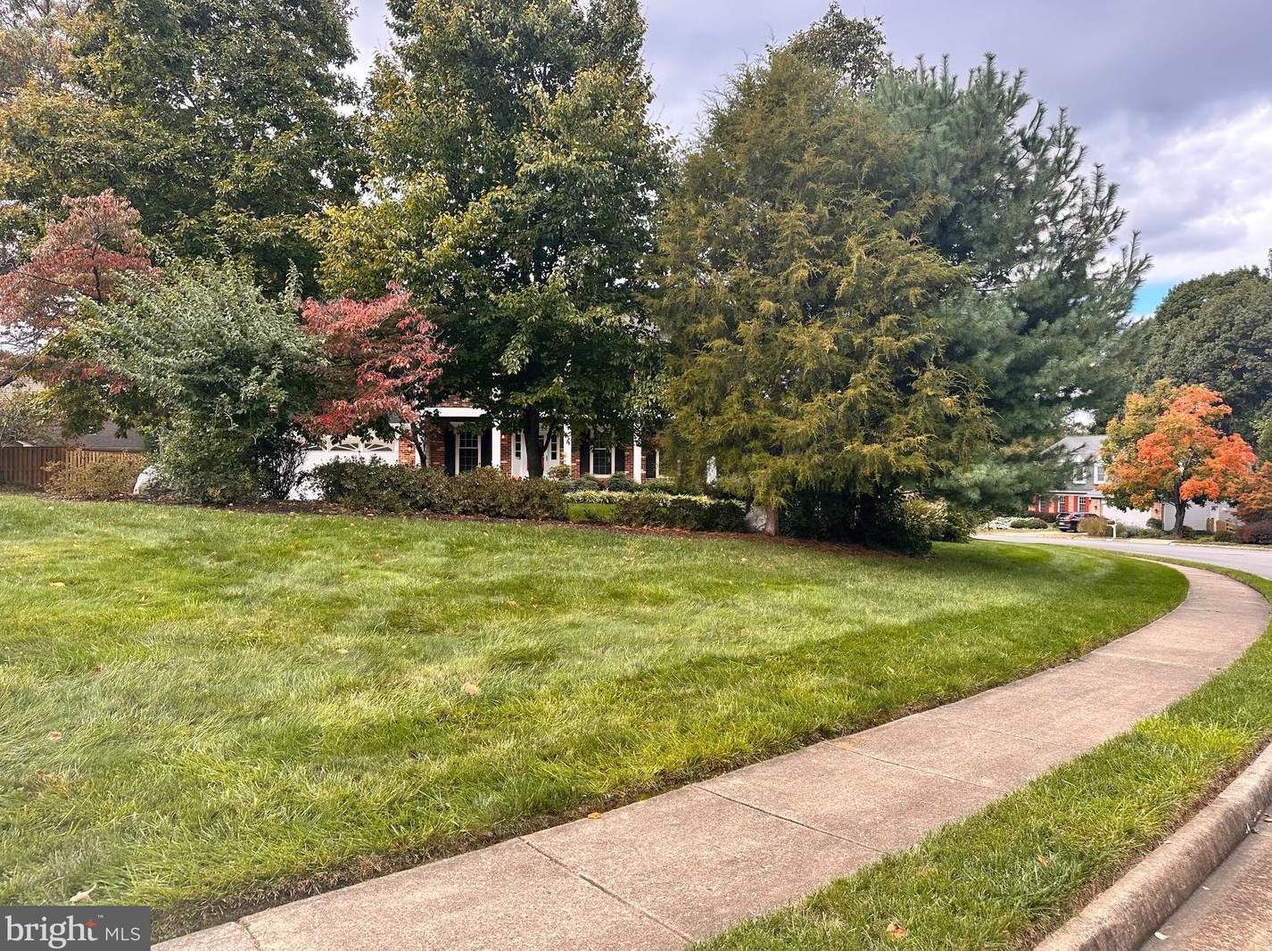 10030 Glencroft Ct, Vienna, VA 22181