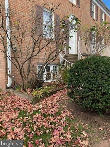 6178 Strasburg Dr, Centreville, VA 20121-2277