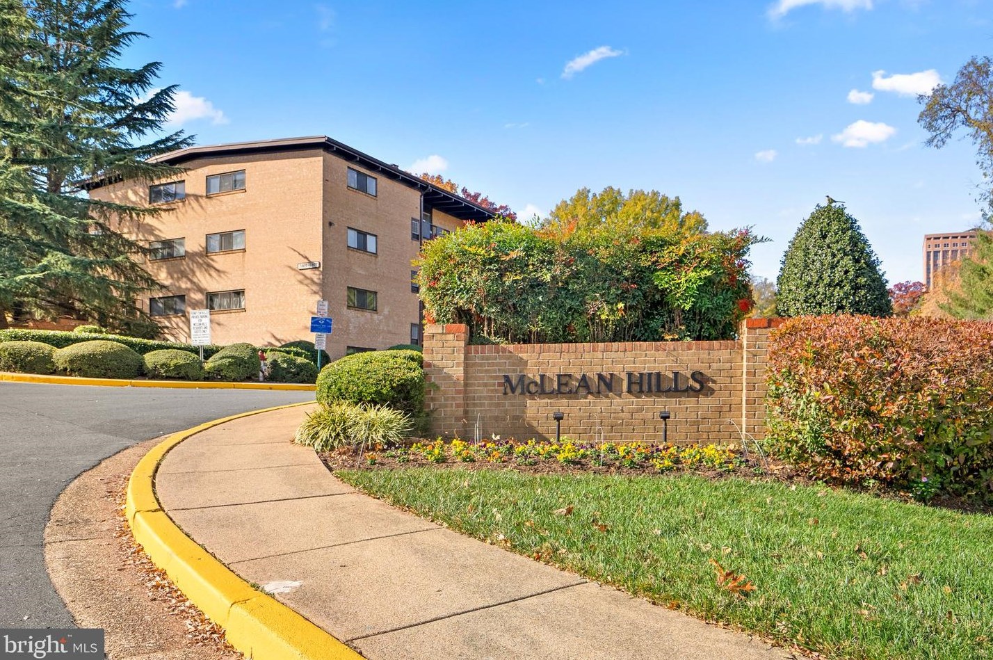 7823 Enola St #101, Mc Lean, VA 22102