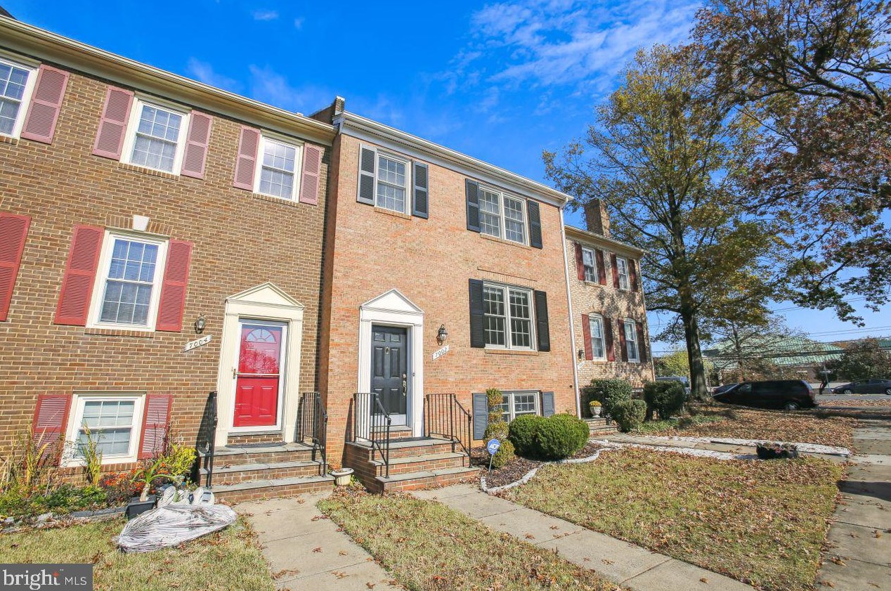 7002 Leebrad St, Springfield, VA 22151