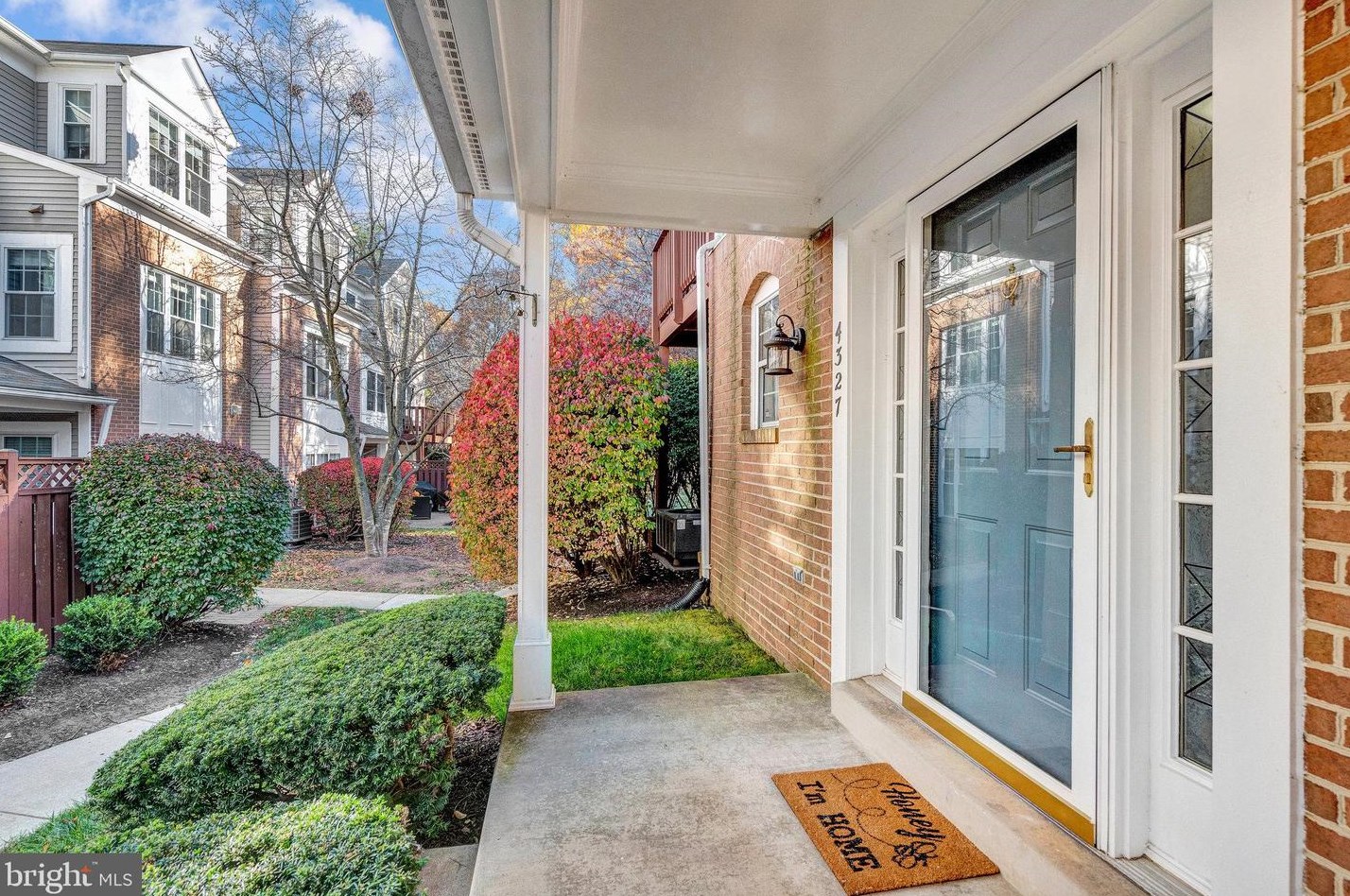 4327 Runabout Ln #169, Fairfax, VA 22030