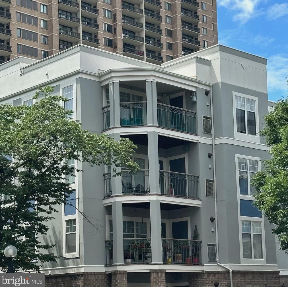 5563 Seminary Rd #216, Falls Church, VA 22041