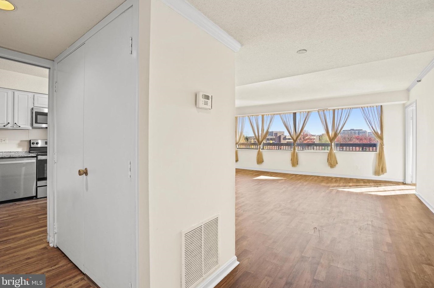 3713 George Mason Dr #416, Falls Church, VA 22041