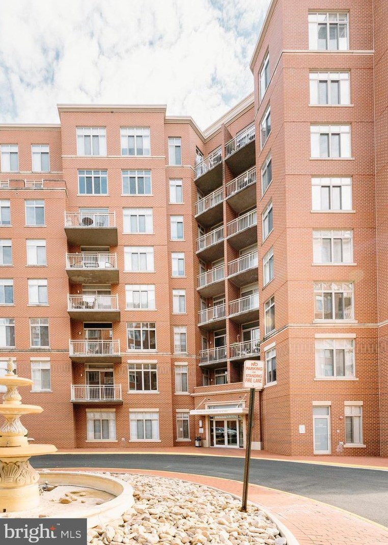 4480 Market Commons Dr #202, Fairfax, VA 22033