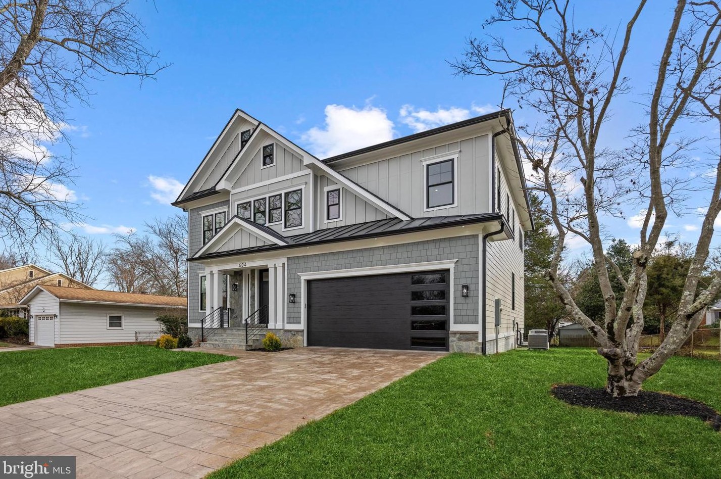 404 Orleans Cir, Vienna VA  22180-6470 exterior