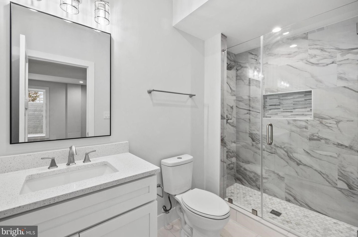 404 Orleans Cir, Vienna VA  22180-6470 exterior