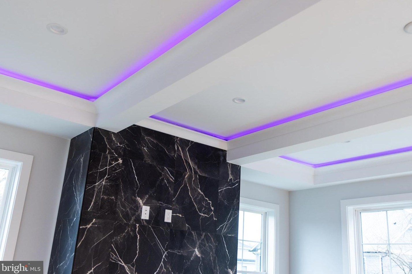 404 Orleans Cir, Vienna VA  22180-6470 exterior