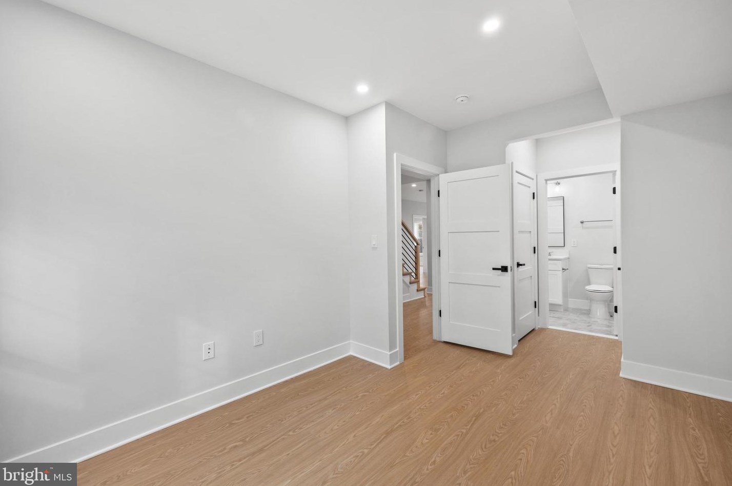 404 Orleans Cir, Vienna VA  22180-6470 exterior