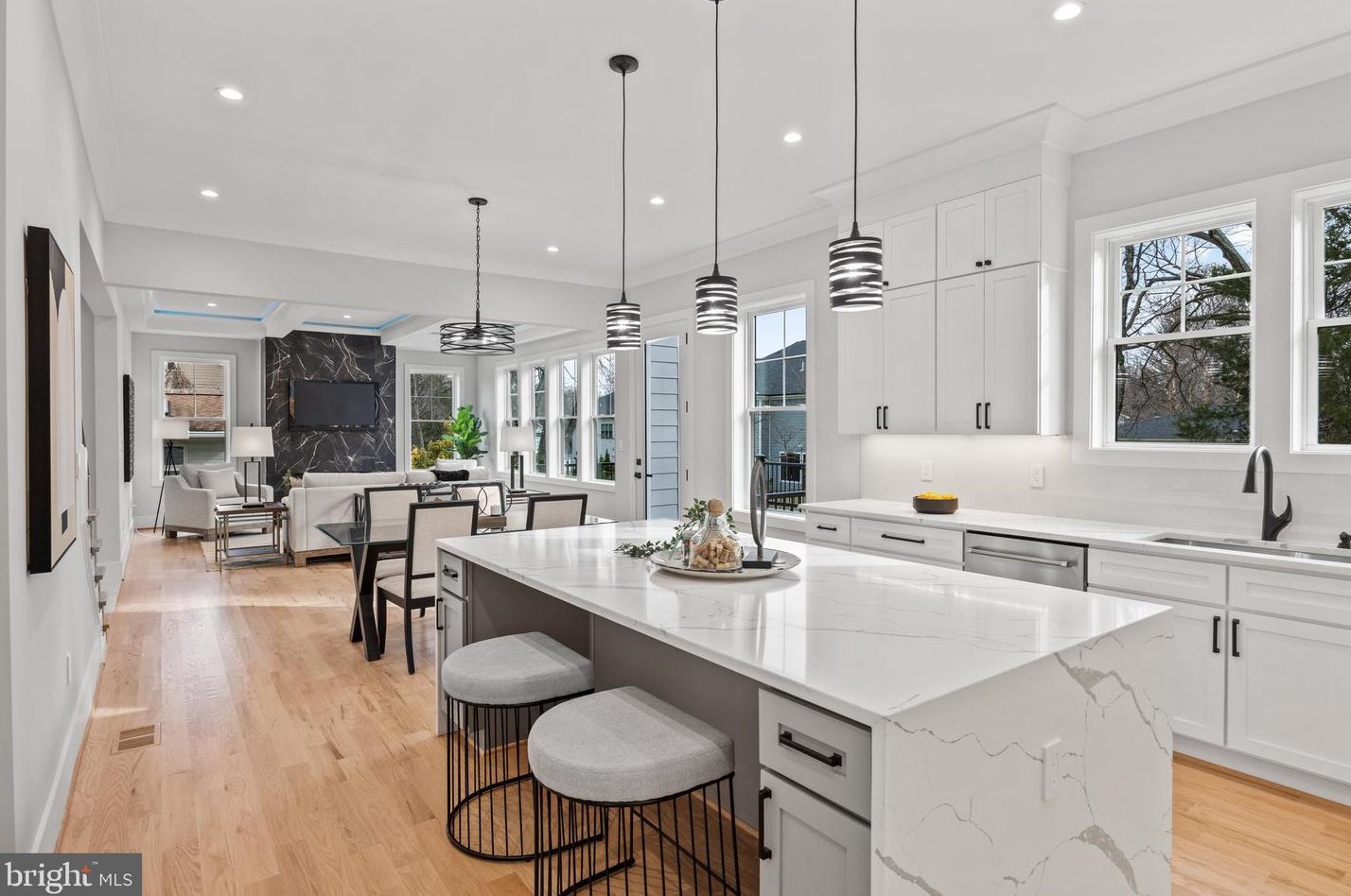 404 Orleans Cir, Vienna VA  22180-6470 exterior