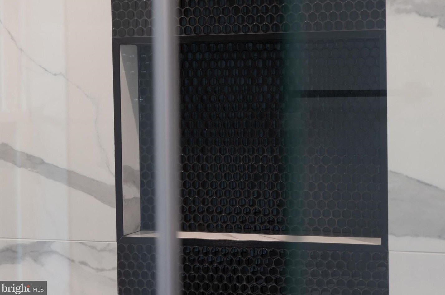 404 Orleans Cir, Vienna VA  22180-6470 exterior