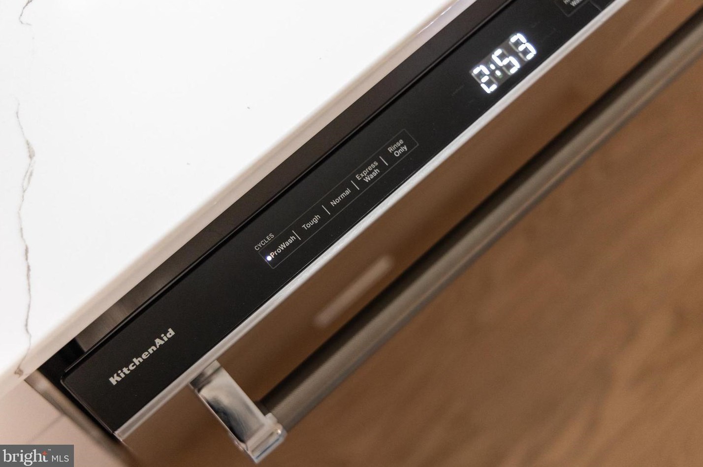 404 Orleans Cir, Vienna VA  22180-6470 exterior