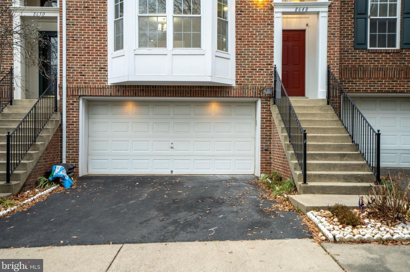 8648 Royal Worcester Ln, Fairfax, VA 22031