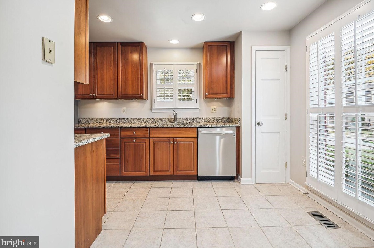 14508 Four Chimney Dr, Centreville, VA 20120