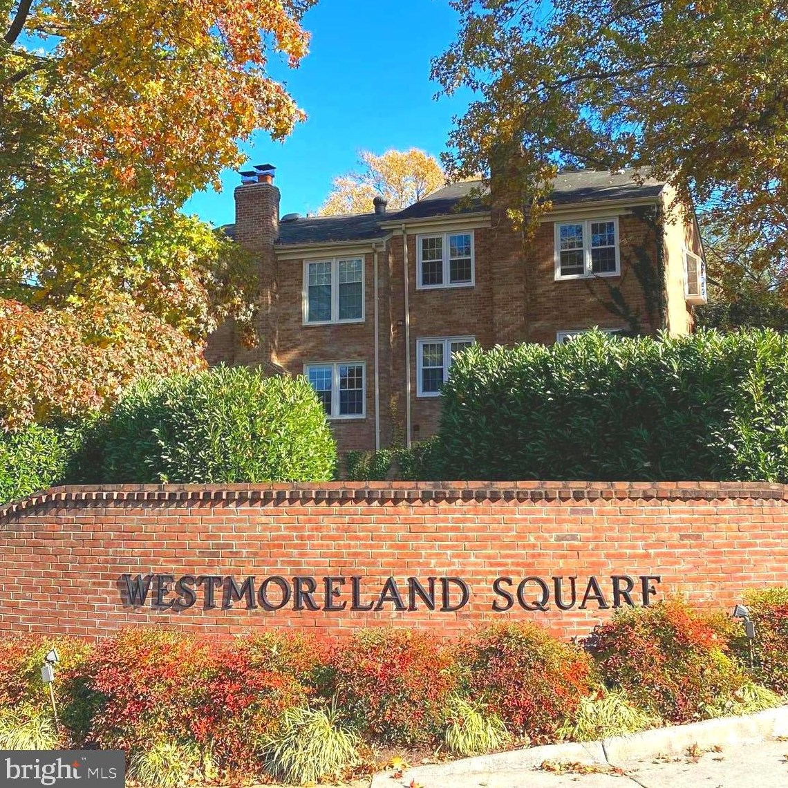 2067 Hopewood Dr, Falls Church, VA 22043