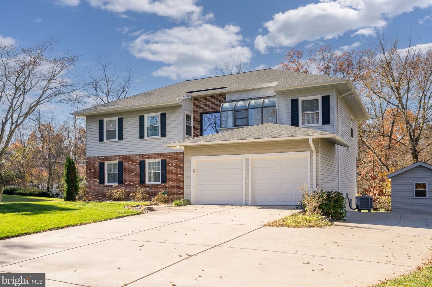 1714 Irvin St, Vienna, VA 22182