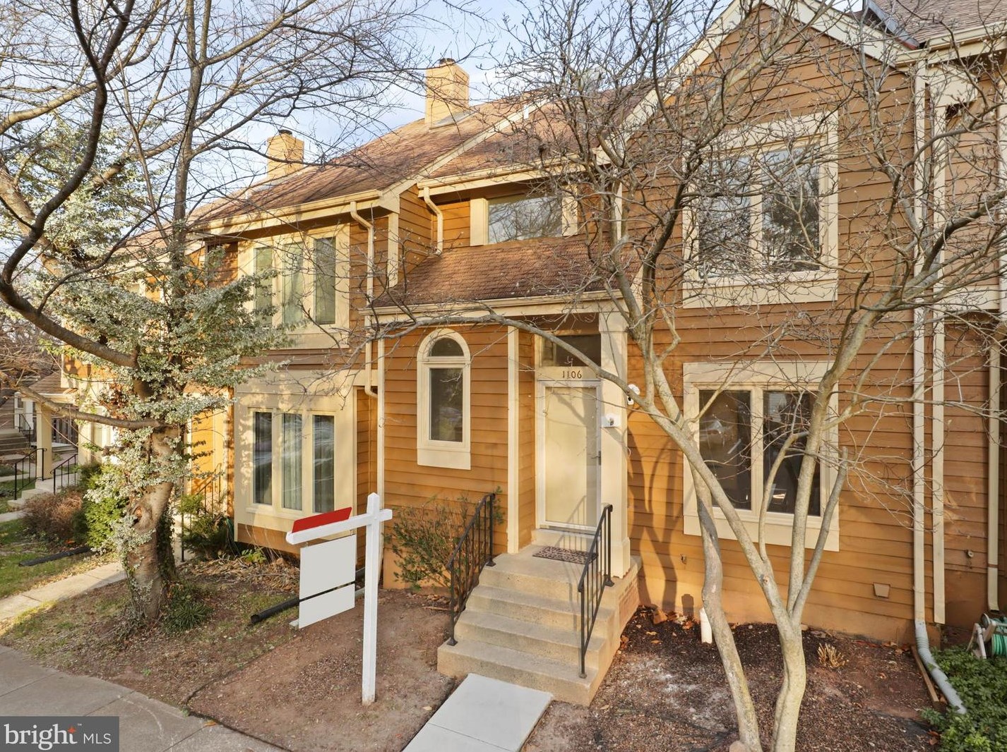 1106 Whitworth Ct, Herndon, VA 20170
