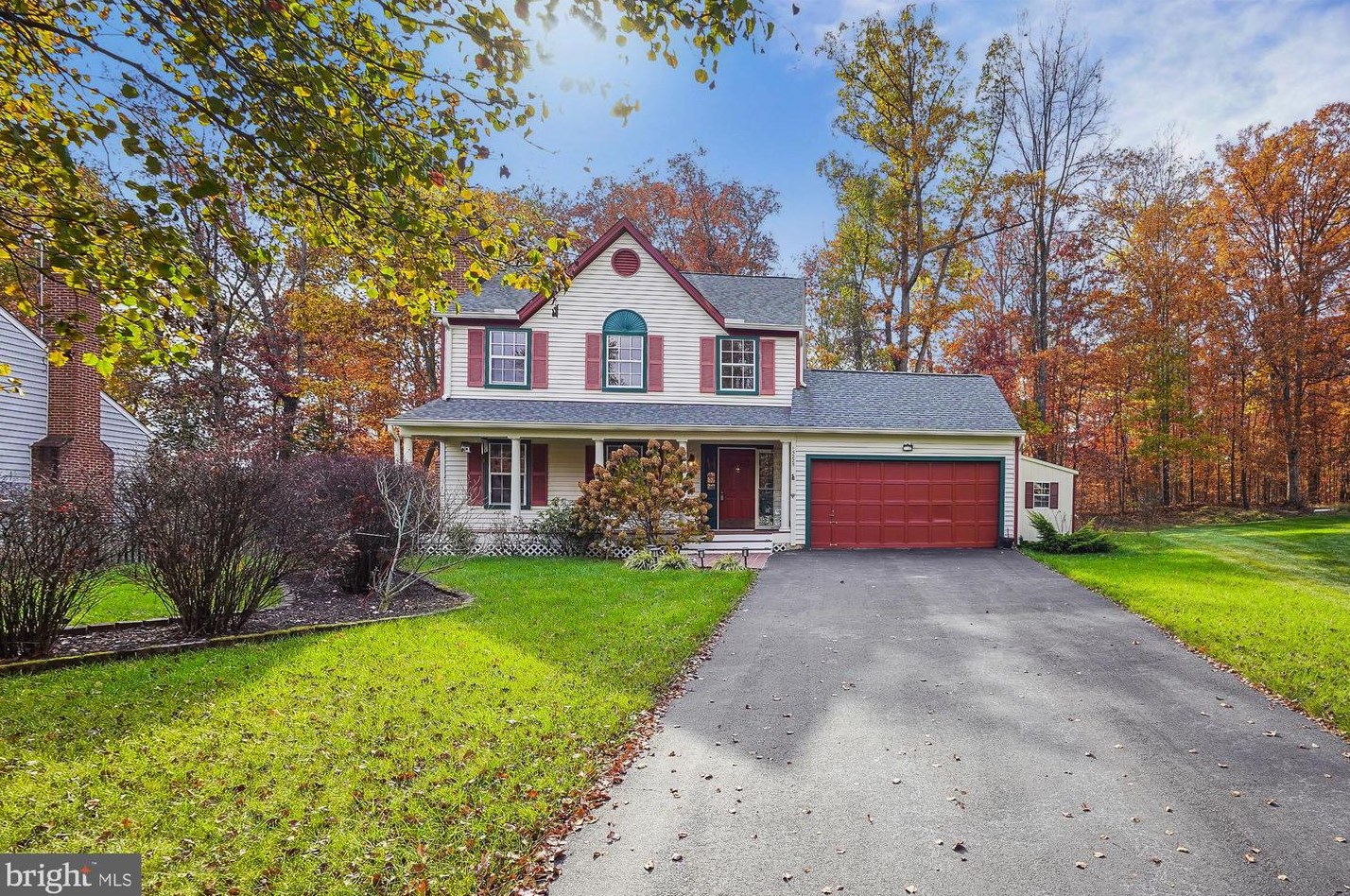 15225 Sovereign Pl, Fairfax, VA 20151