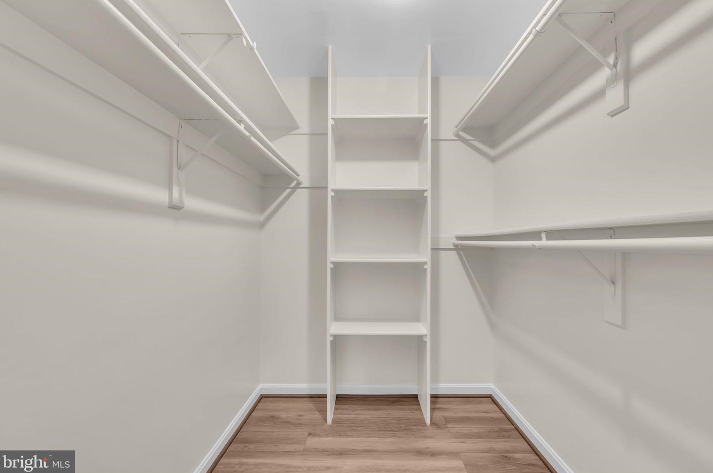 10206 Ashbrooke Ct, Vienna VA  22124-3101 exterior