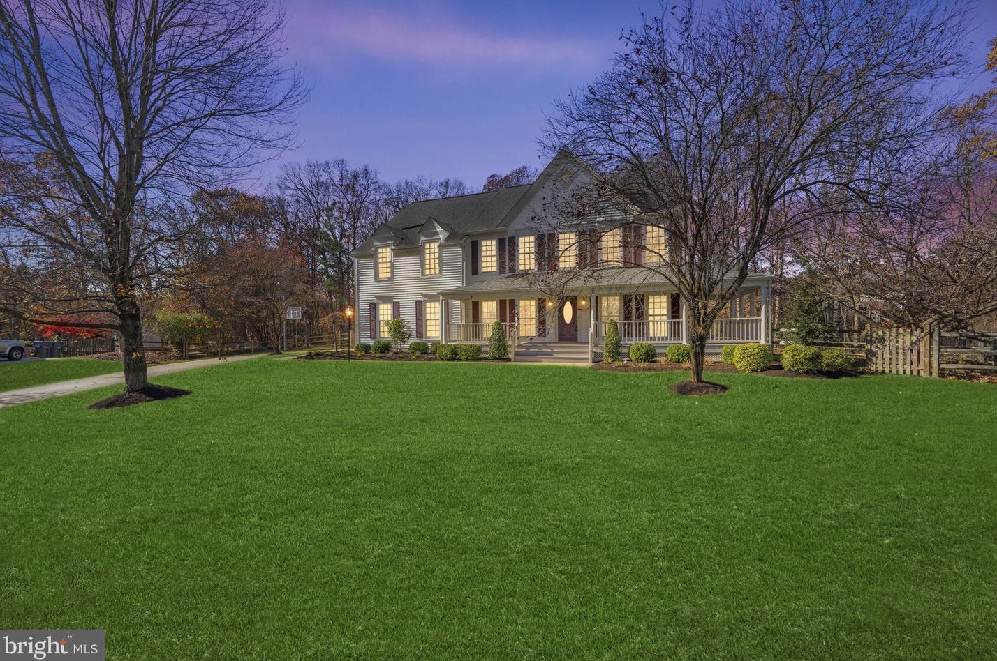 6852 Smithfield Ct, Centreville, VA 20120