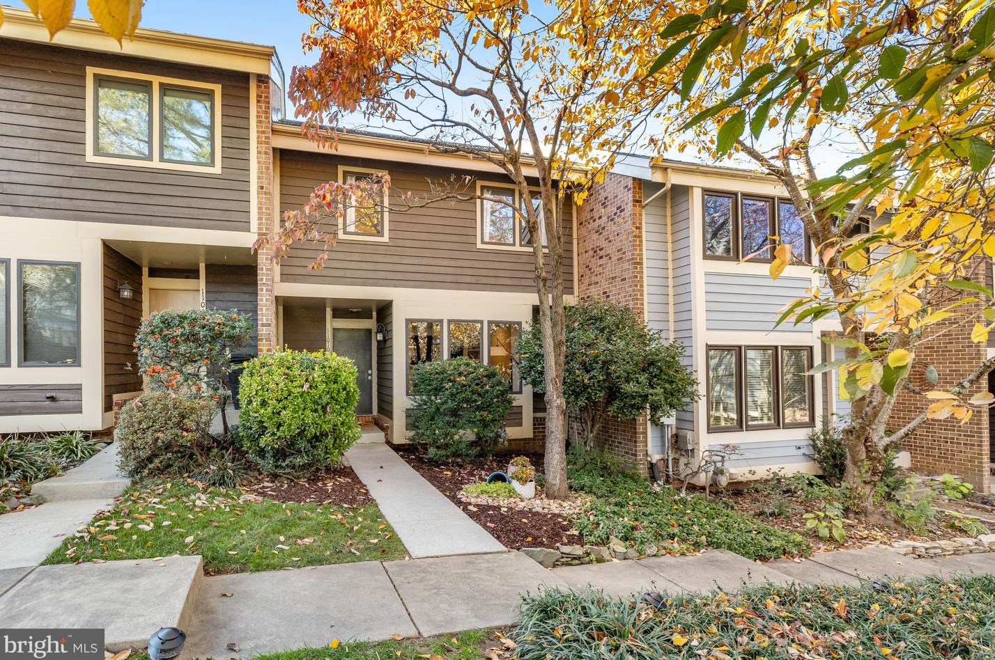 11010 Thrush Ridge Rd, Herndon, VA 20191