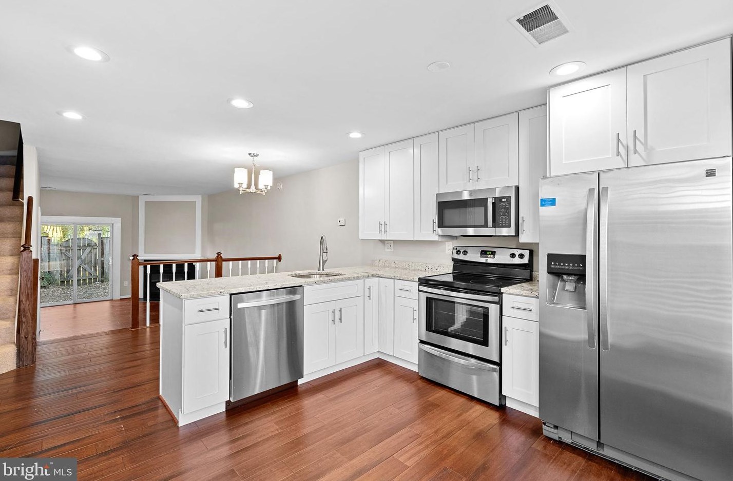 2110 Whisperwood Glen Ln, Herndon, VA 20191