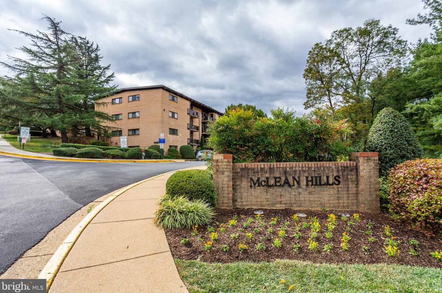 7839 Enola St Apt 202, Mc Lean, VA 22102