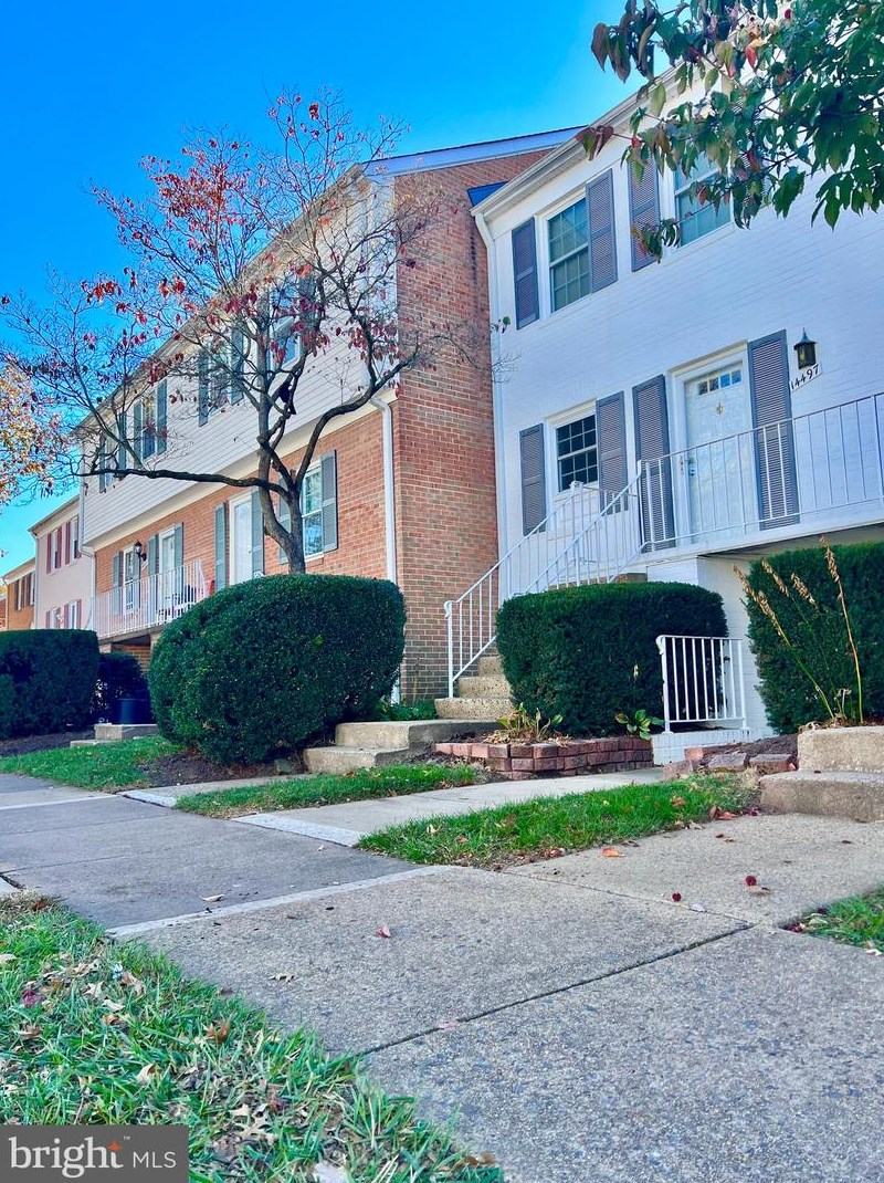 14497 Golden Oak Rd, Centreville, VA 20121-2260