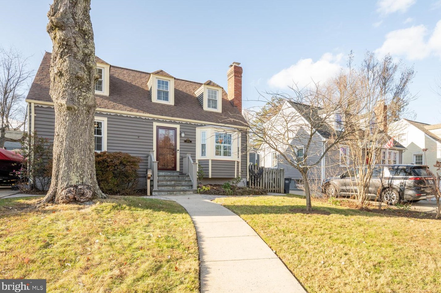 2904 Meadow Ln, Falls Church, VA 22042