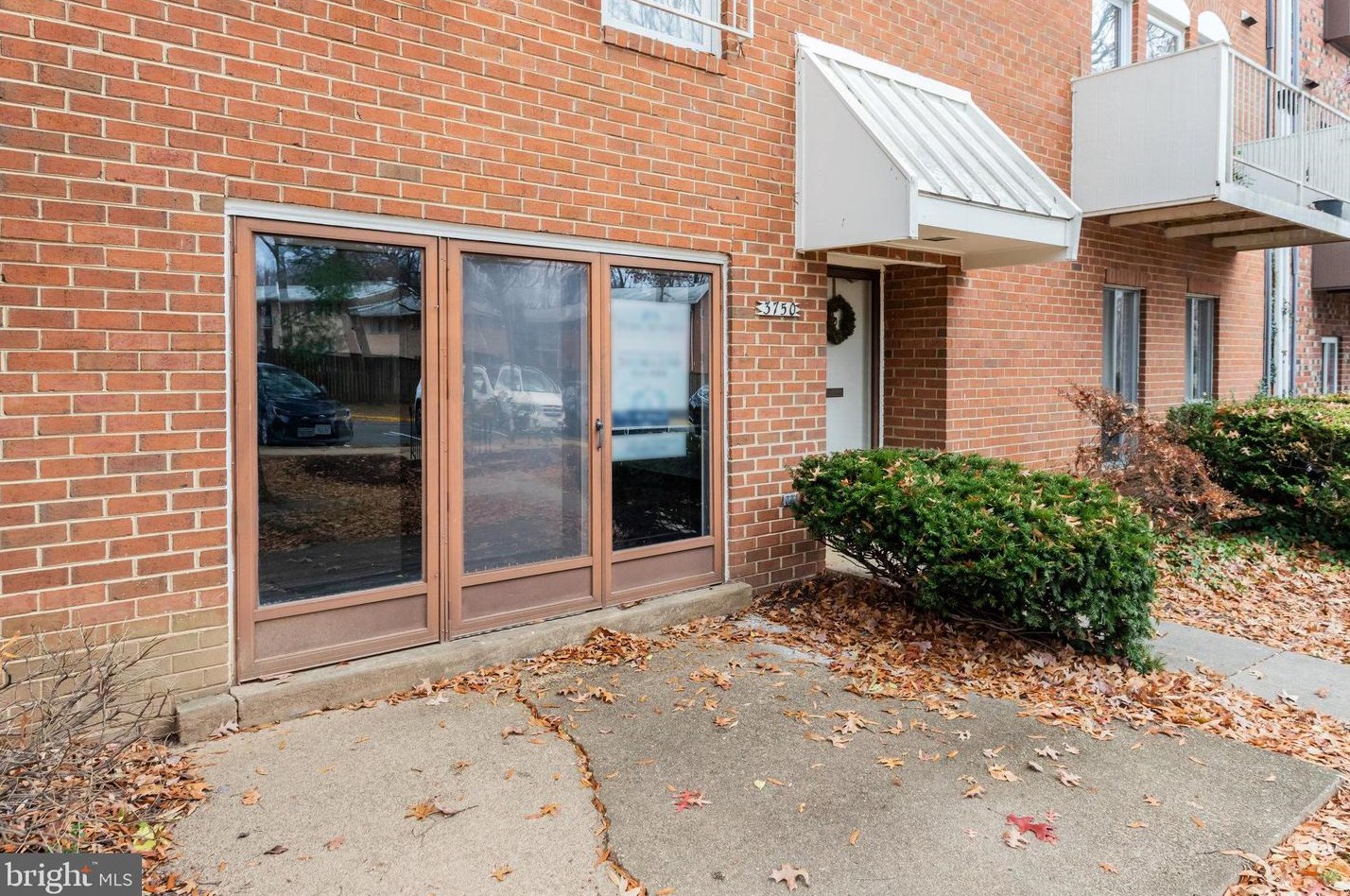 3750 Persimmon Cir, Fairfax, VA 22031-4116