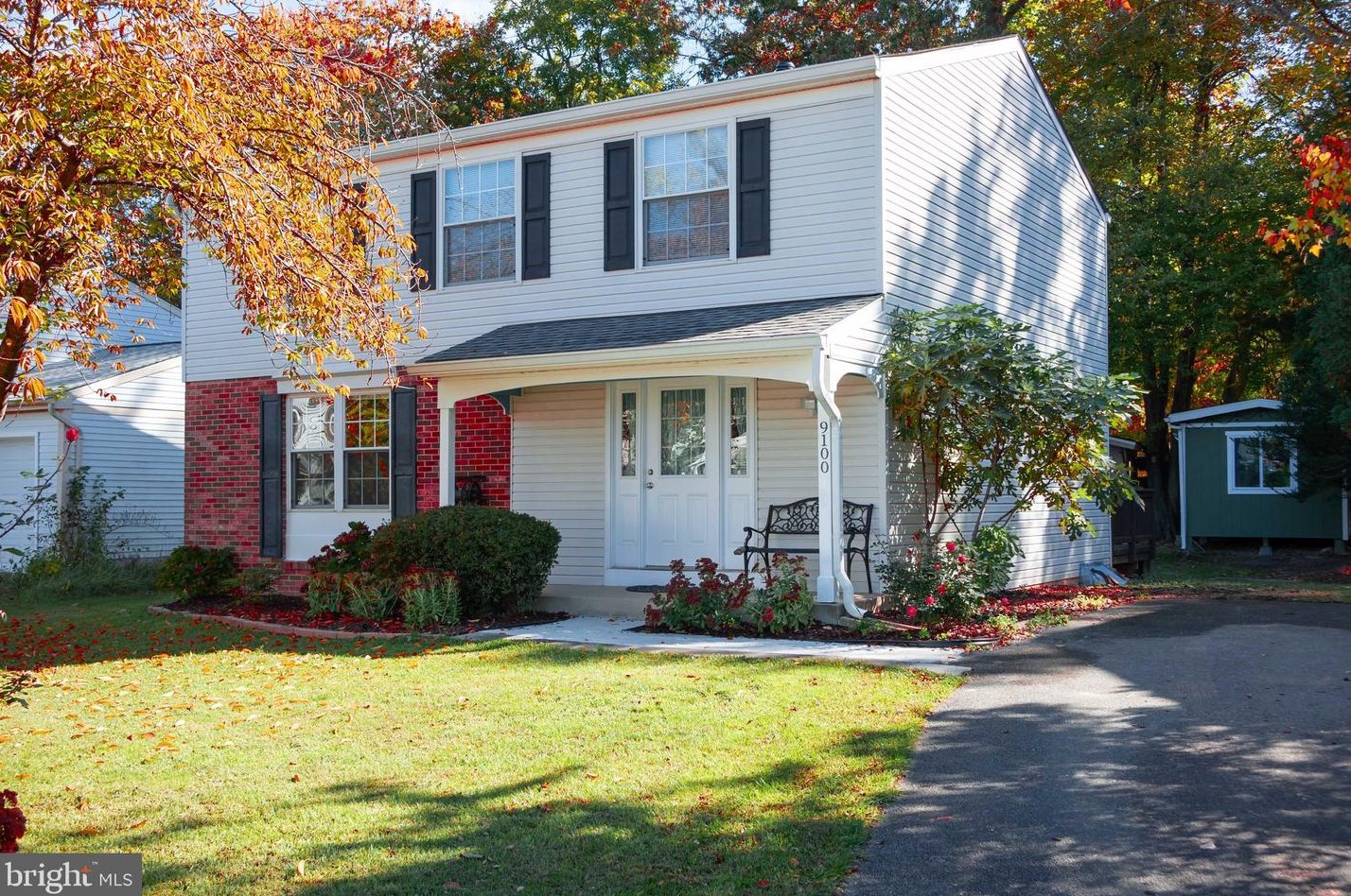 9100 Hunting Pines Pl, Fairfax, VA 22032