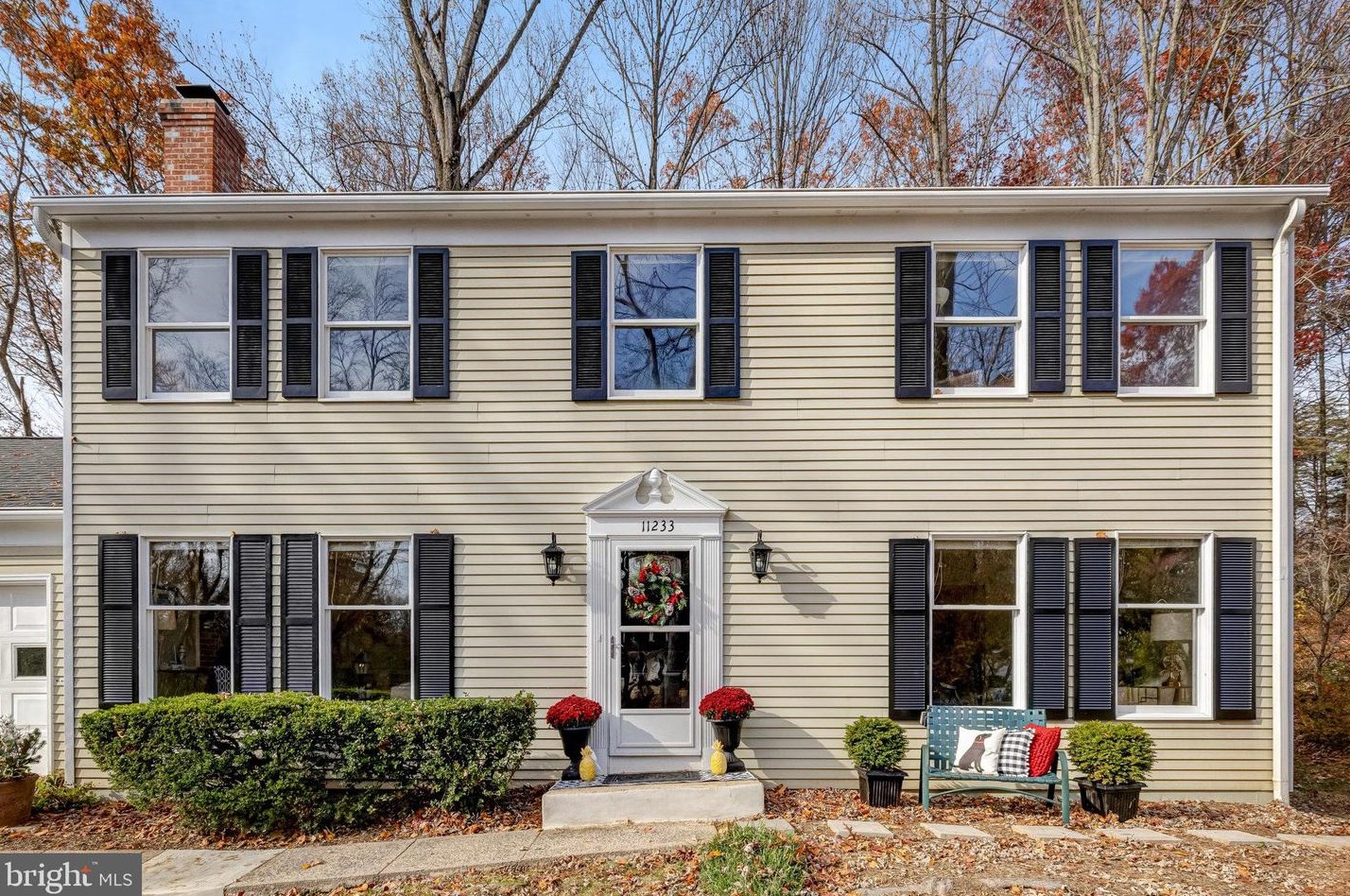 11233 Hunting Horn Ln, Herndon, VA 20191