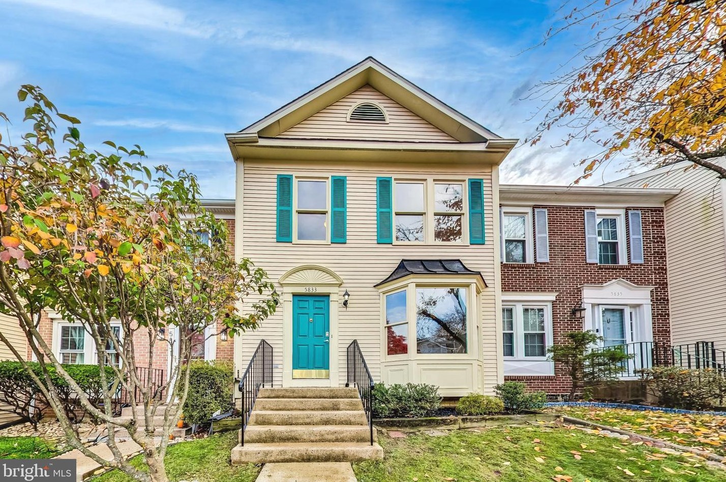 5833 Westwater Ct, Centreville, VA 20121