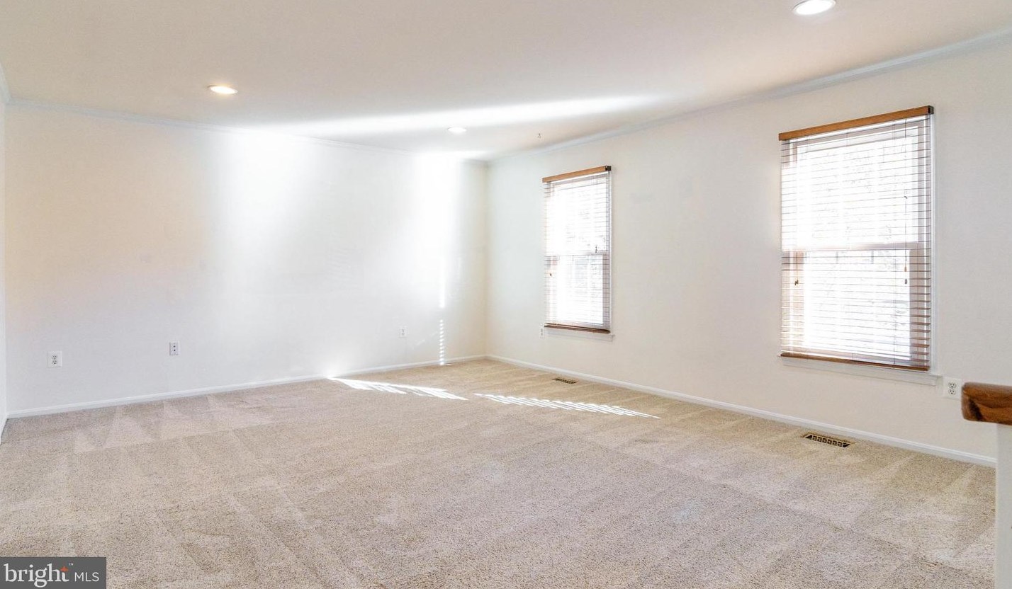 7106 Rolling Forest Ave, Springfield, VA 22152