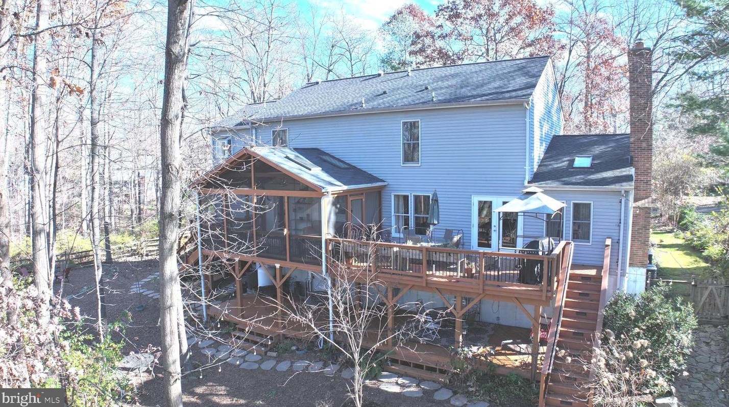 12056 Heather Down Dr, Herndon, VA 20170