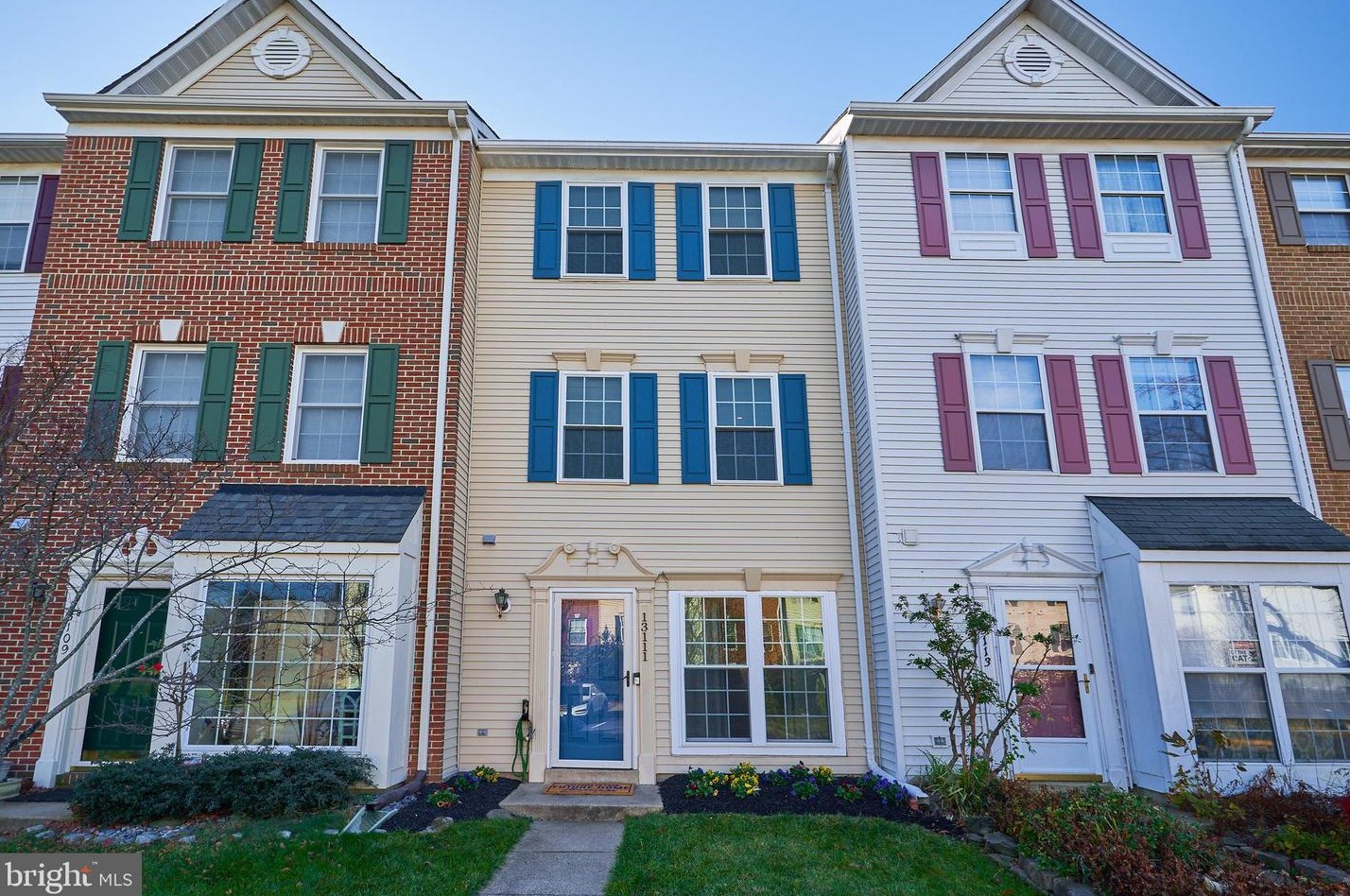 13111 Shadowbrook Ln, Fairfax, VA 22033
