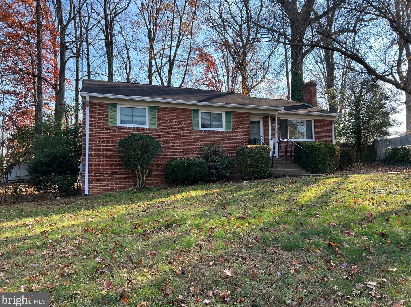 5811 Atteentee Rd, Springfield, VA 22150