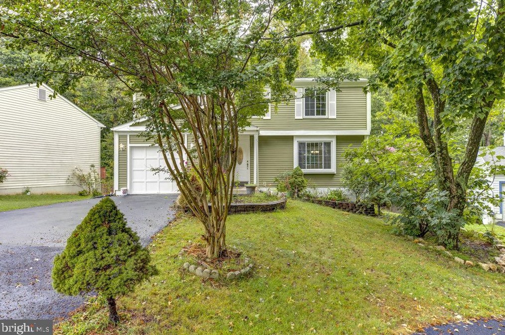 8283 Morning Dew Ct, Springfield, VA 22153
