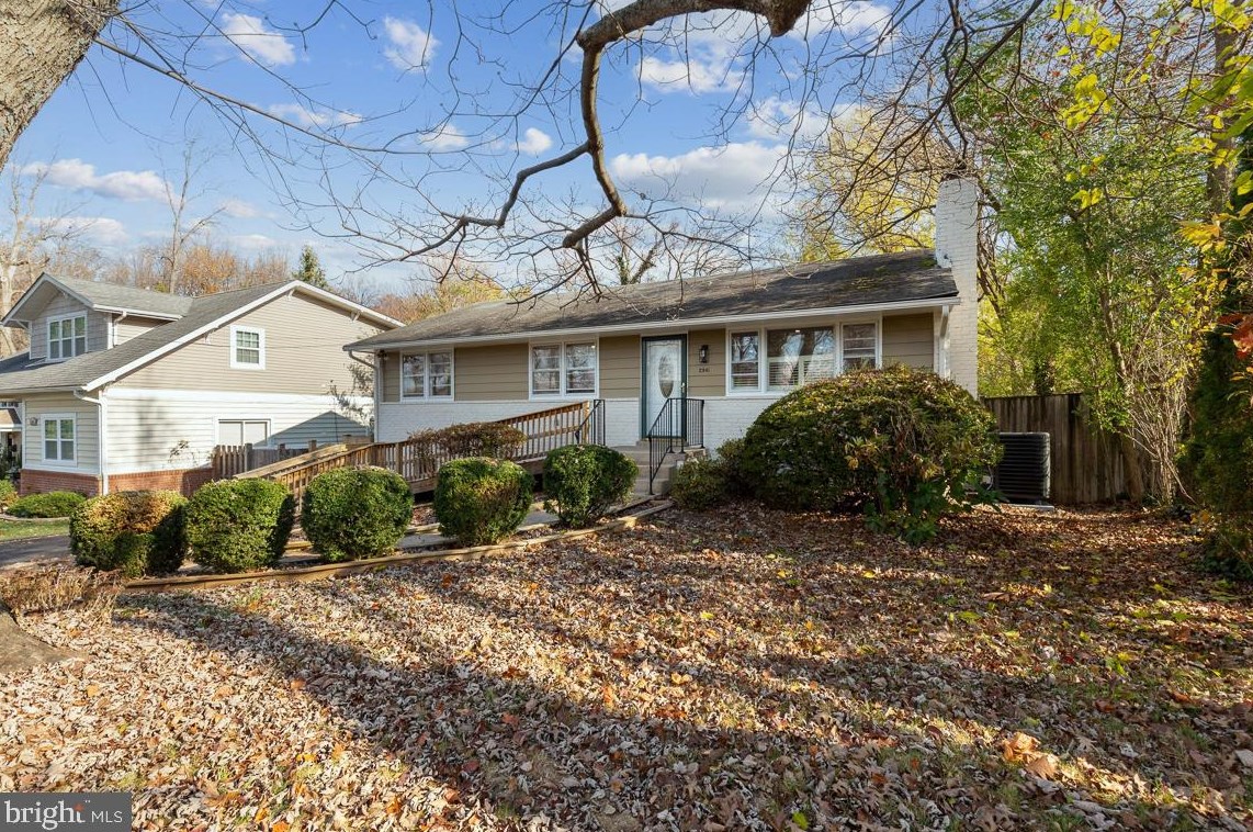 2941 Rosemary Ln, Falls Church, VA 22042