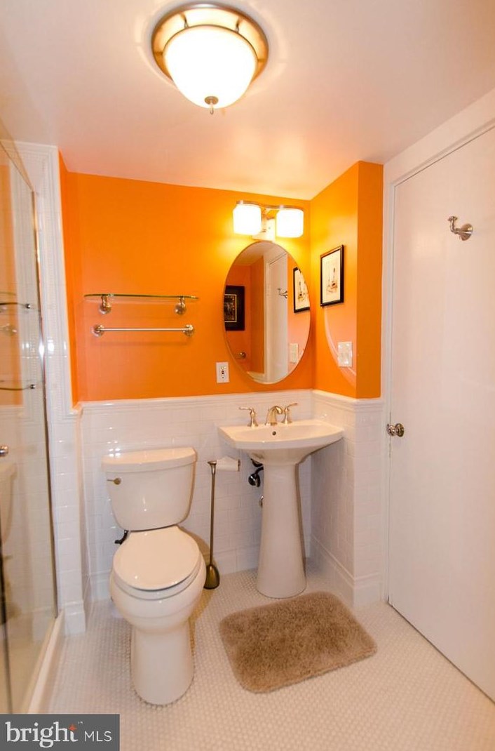 3709 Tollgate Ter, Falls Church VA  22041-1318 exterior