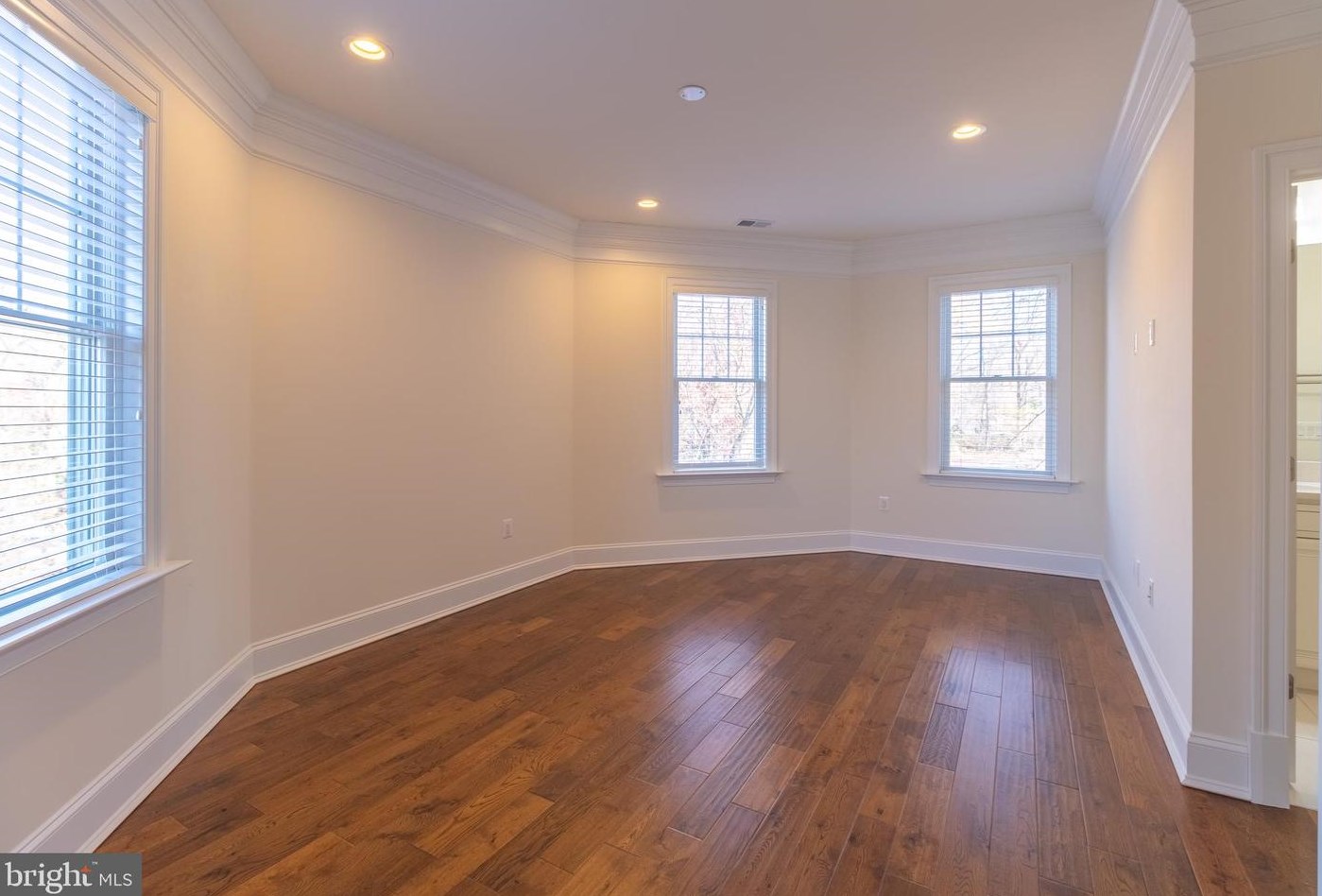 3445 Gallows Rd, Falls Church VA  22042-3340 exterior
