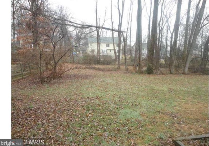 10712 Spruce St, Fairfax, VA 22030