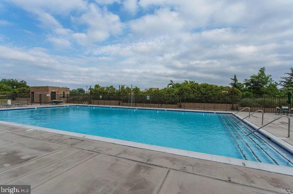 3709 S George Mason Dr #110, Falls Church, VA 22041