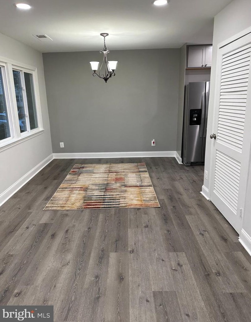 1215 Wilshire Dr, Herndon, VA 20170