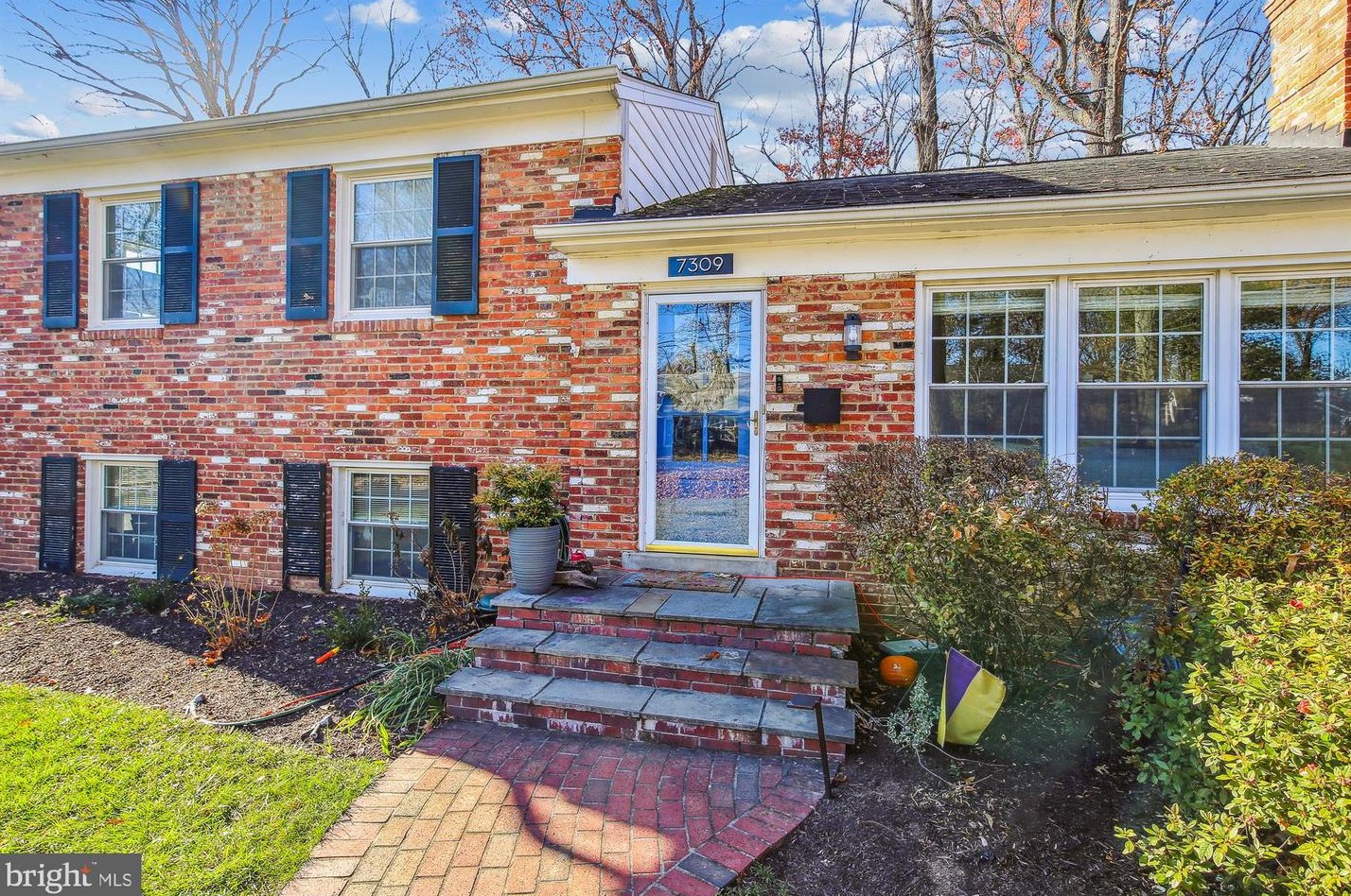 7309 Pinecastle Rd, Falls Church, VA 22043