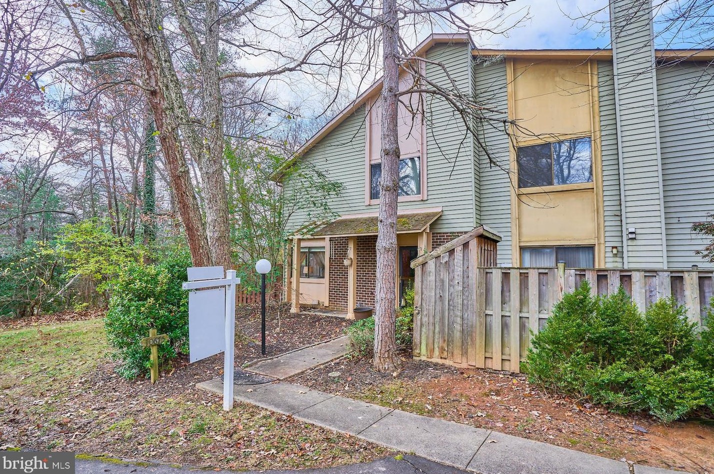 10675 Spring Oak Ct, Springfield, VA 22015