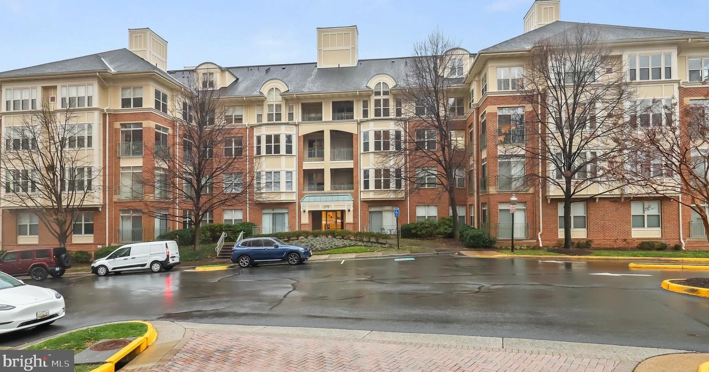 11775 Stratford House Pl #312, Herndon, VA 20190
