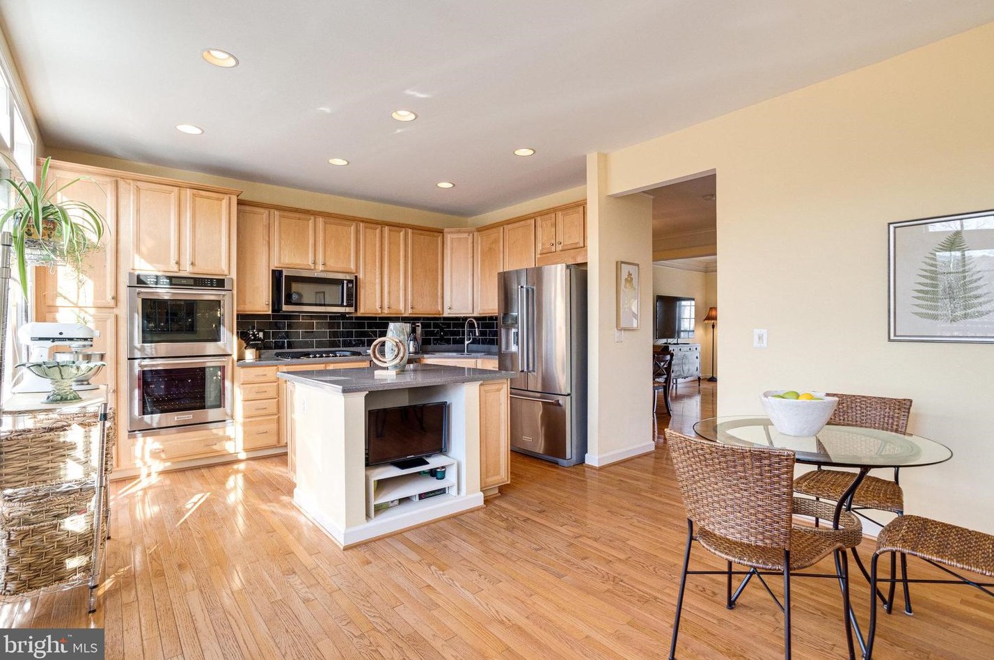 9056 Tanyard Ln, Lorton, VA 22079