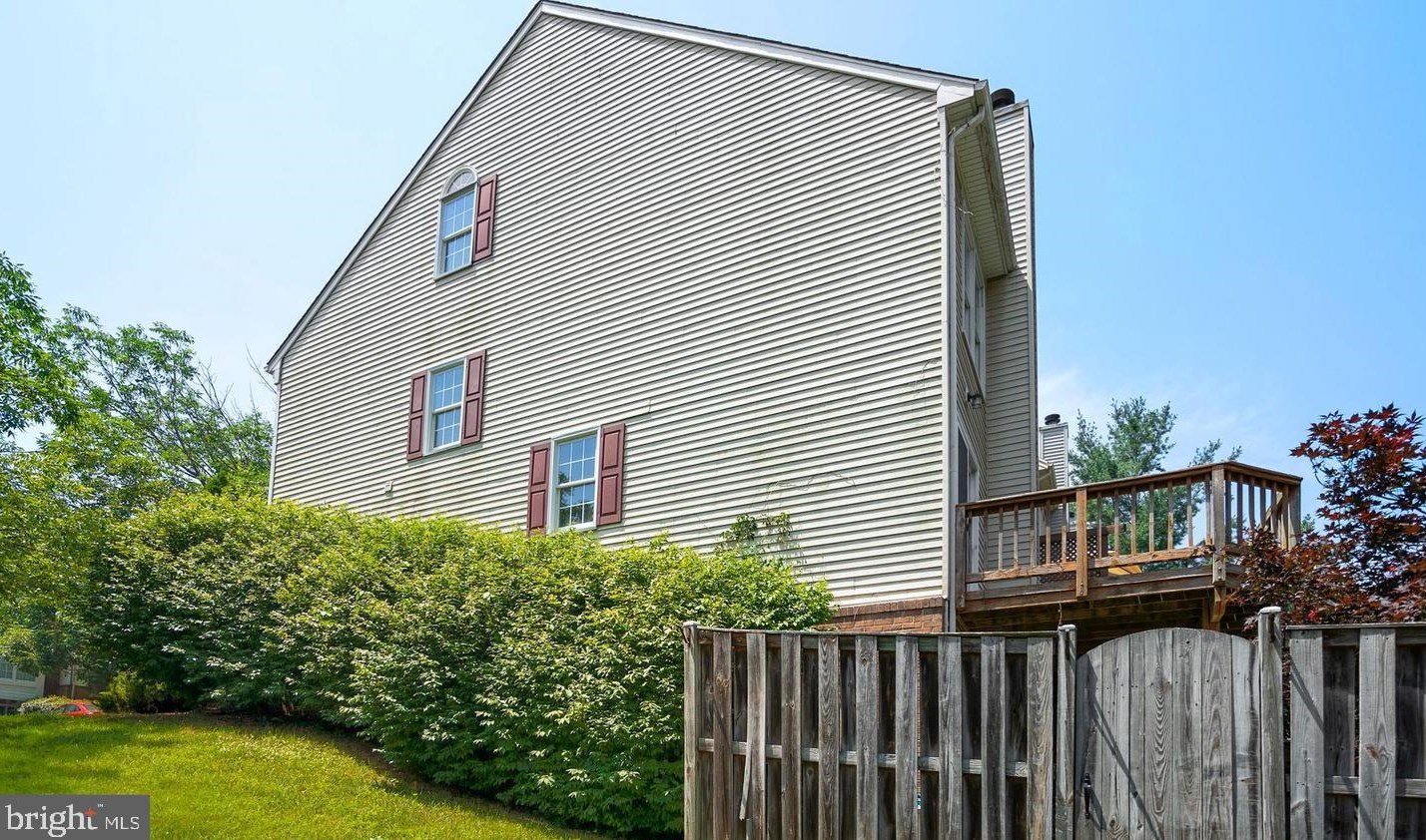 8890 Eagle Rock Ln, Springfield, VA 22153