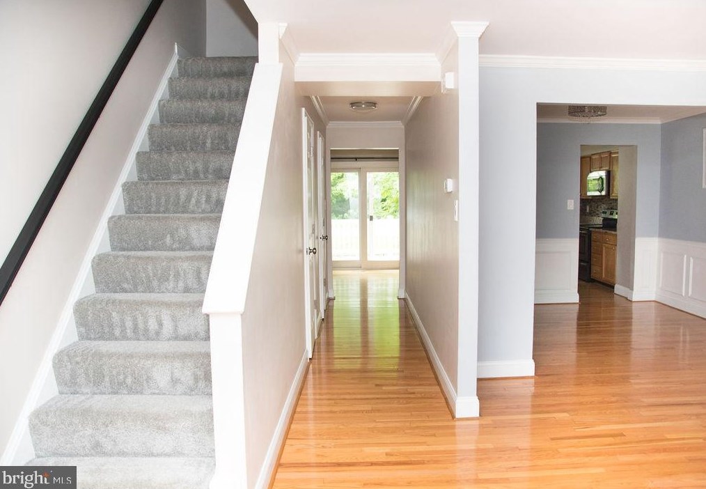 10331 Bushman Dr, Vienna, VA 22124