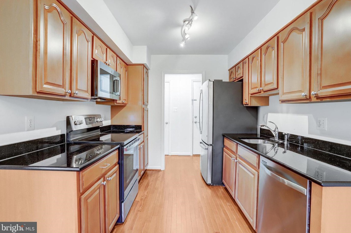 3330 Spring Ln #d-34, Falls Church, VA 22041